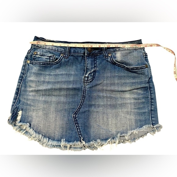 Jessica Simpson Denim Distressed Mini Skirt Size 26​​ - Picture 5 of 8